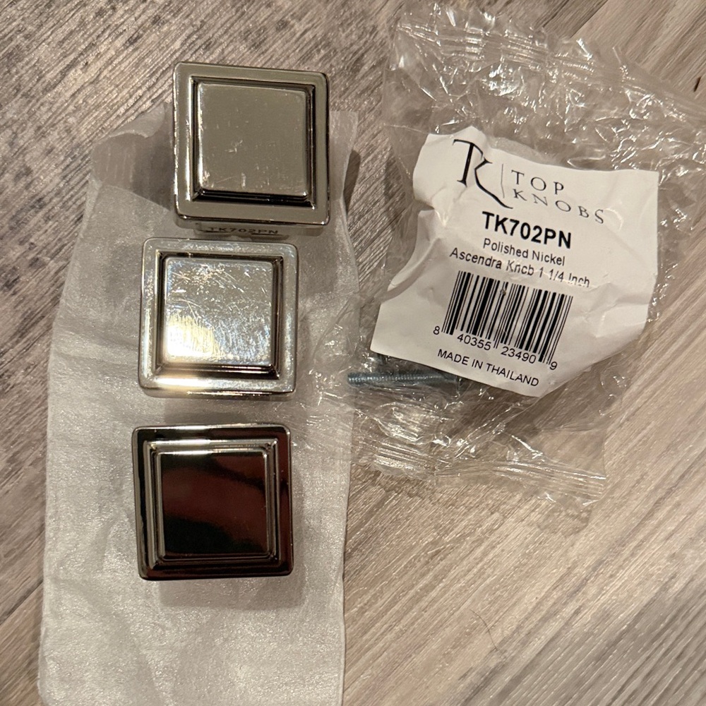 4 Ascendra Polished Nickel Square Knob